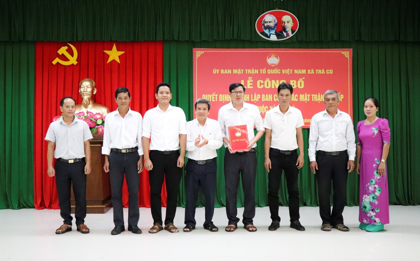 Trà Cú công bố Quyết định Ban Công tác Mặt trận ấp