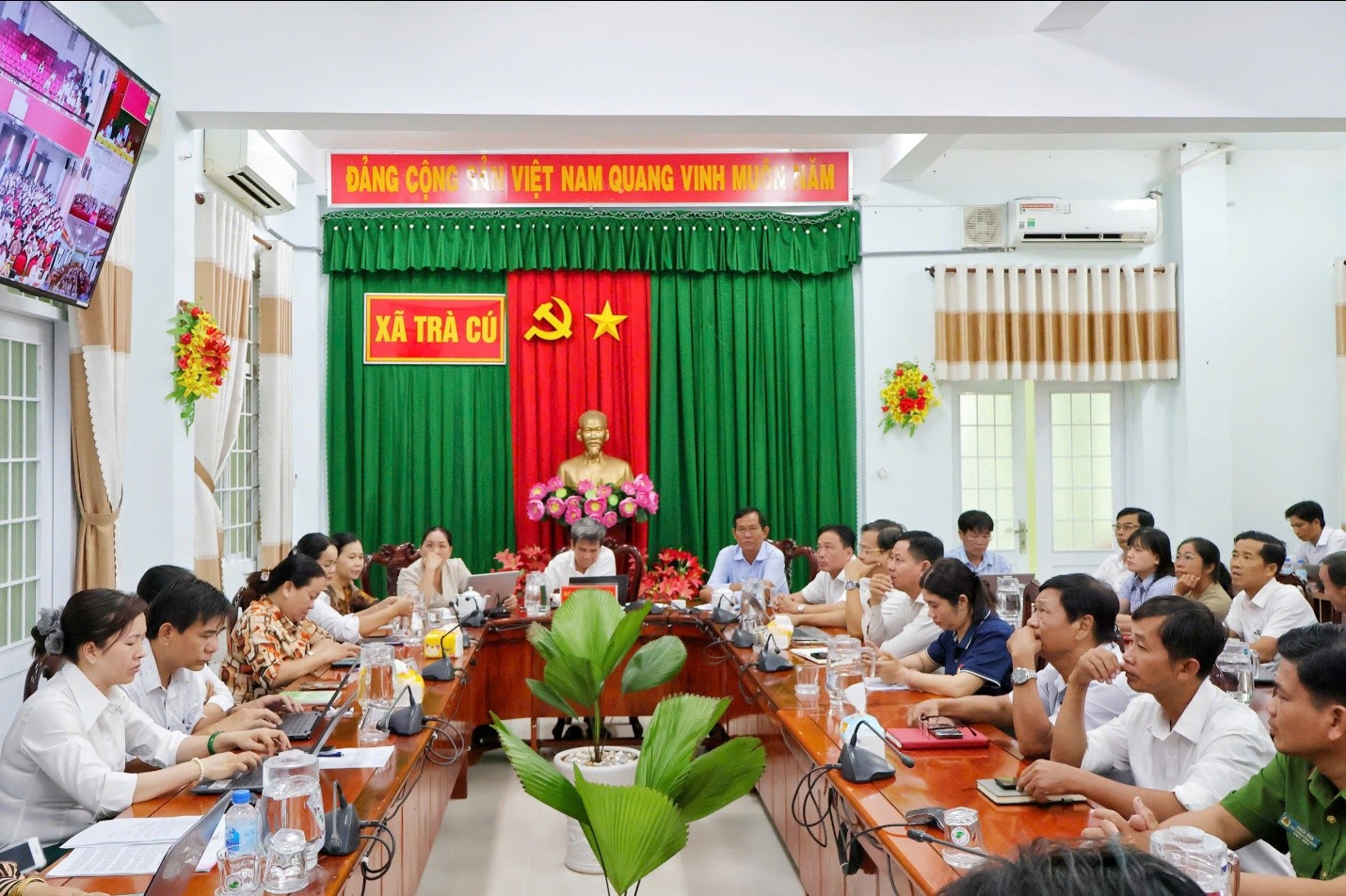 Xã Trà Cú tham dự Hội nghị Tỉnh ủy lần thứ năm sơ kết tình hình thực hiện Nghị quyết 6 tháng đầu năm 2026