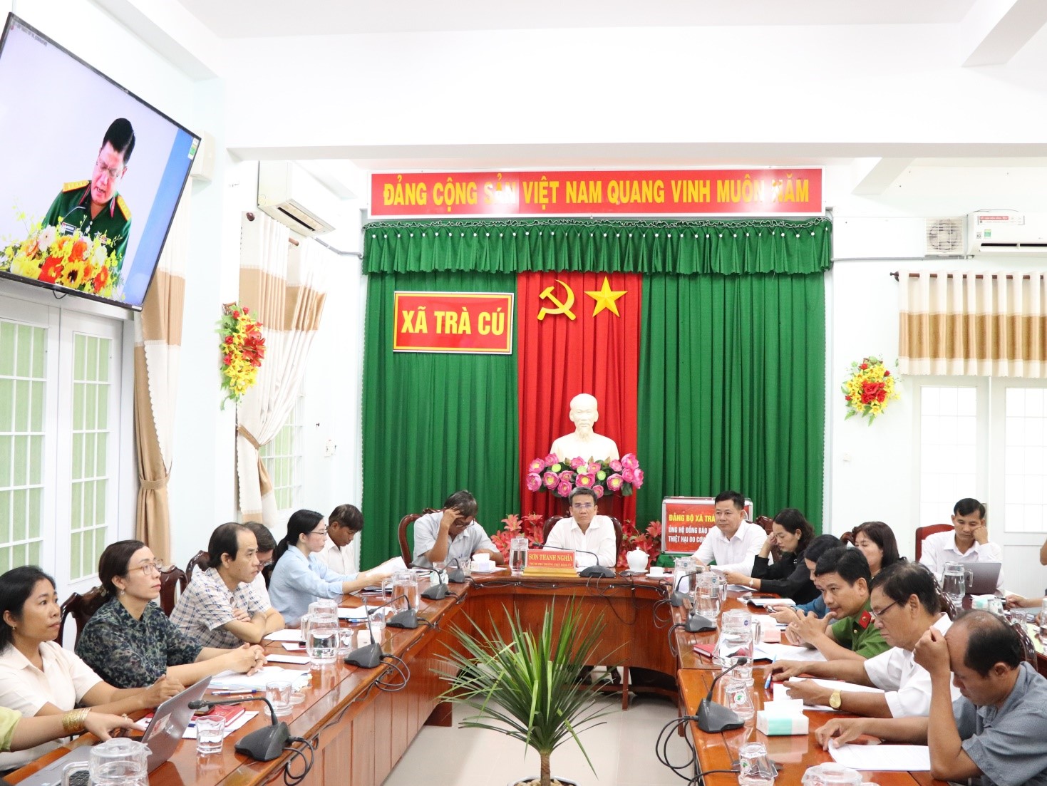 Đảng ủy xã Trà Cú tổ chức điểm cầu trực tuyến Hội nghị sơ kết thực hiện Nghị quyết Tỉnh ủy 09 tháng đầu năm và triển khai nhiệm vụ, giải pháp 03 tháng cuối năm 2025