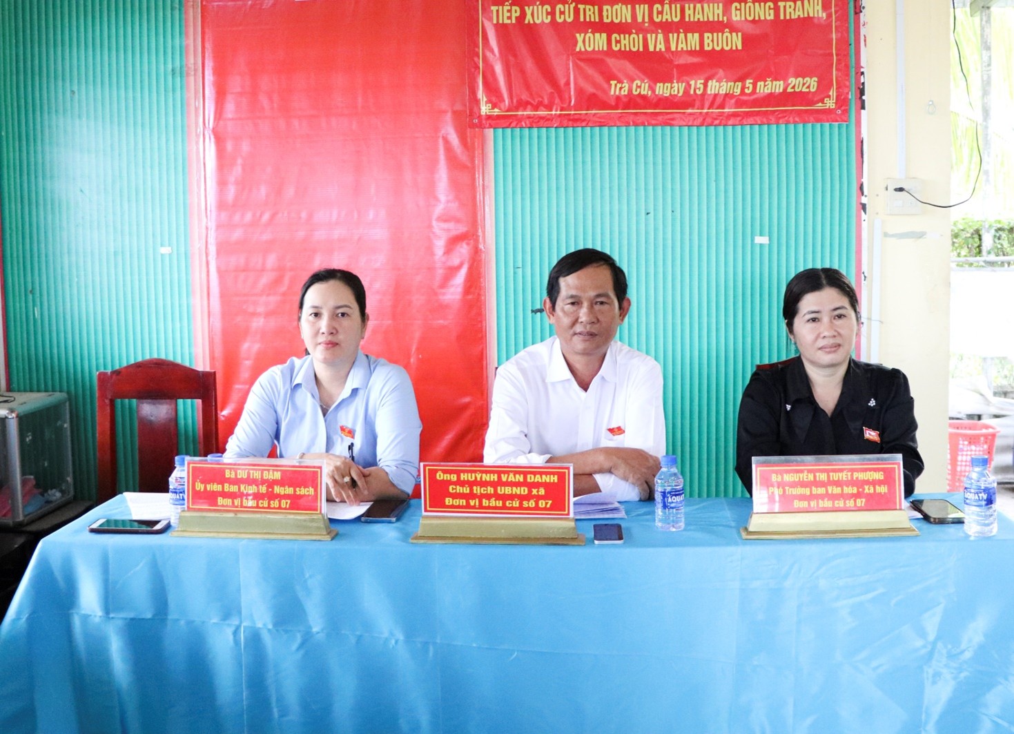 Đại biểu HĐND xã Trà Cú tiếp xúc cử tri sau Kỳ họp thứ nhất