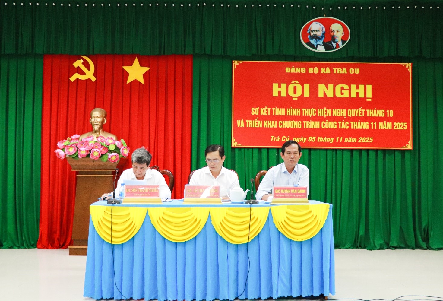 Xã Trà Cú sơ kết tình hình thực hiện Nghị quyết tháng 10 và triển khai chương trình công tác tháng 11 năm 2025