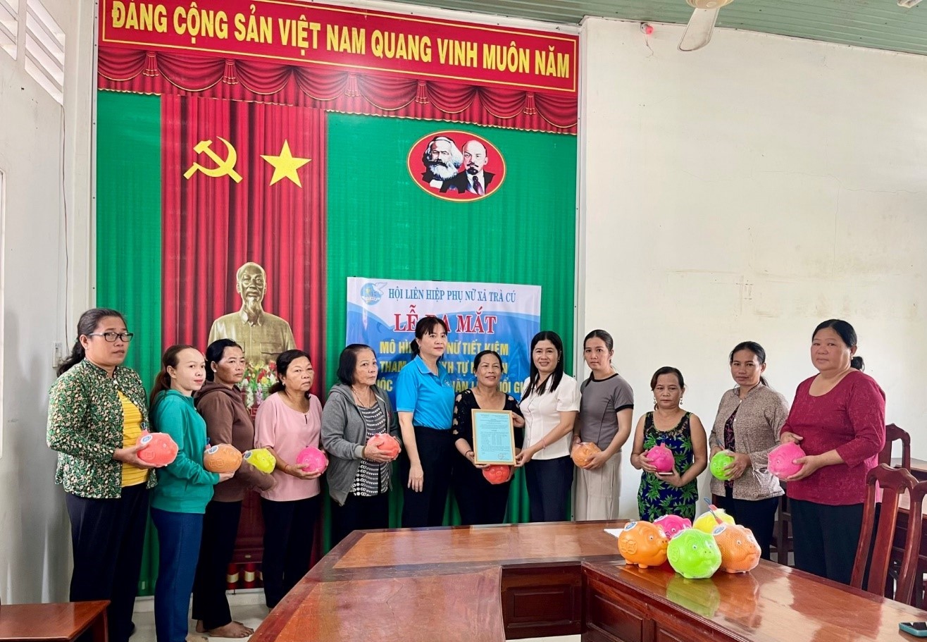 Hội Hội Liên hiệp Phụ nữ xã Trà Cú ra mắt mô hình “Phụ nữ tiết kiệm mua bảo hiểm xã hội tự nguyện – vì cuộc sống an nhàn lúc tuổi già”